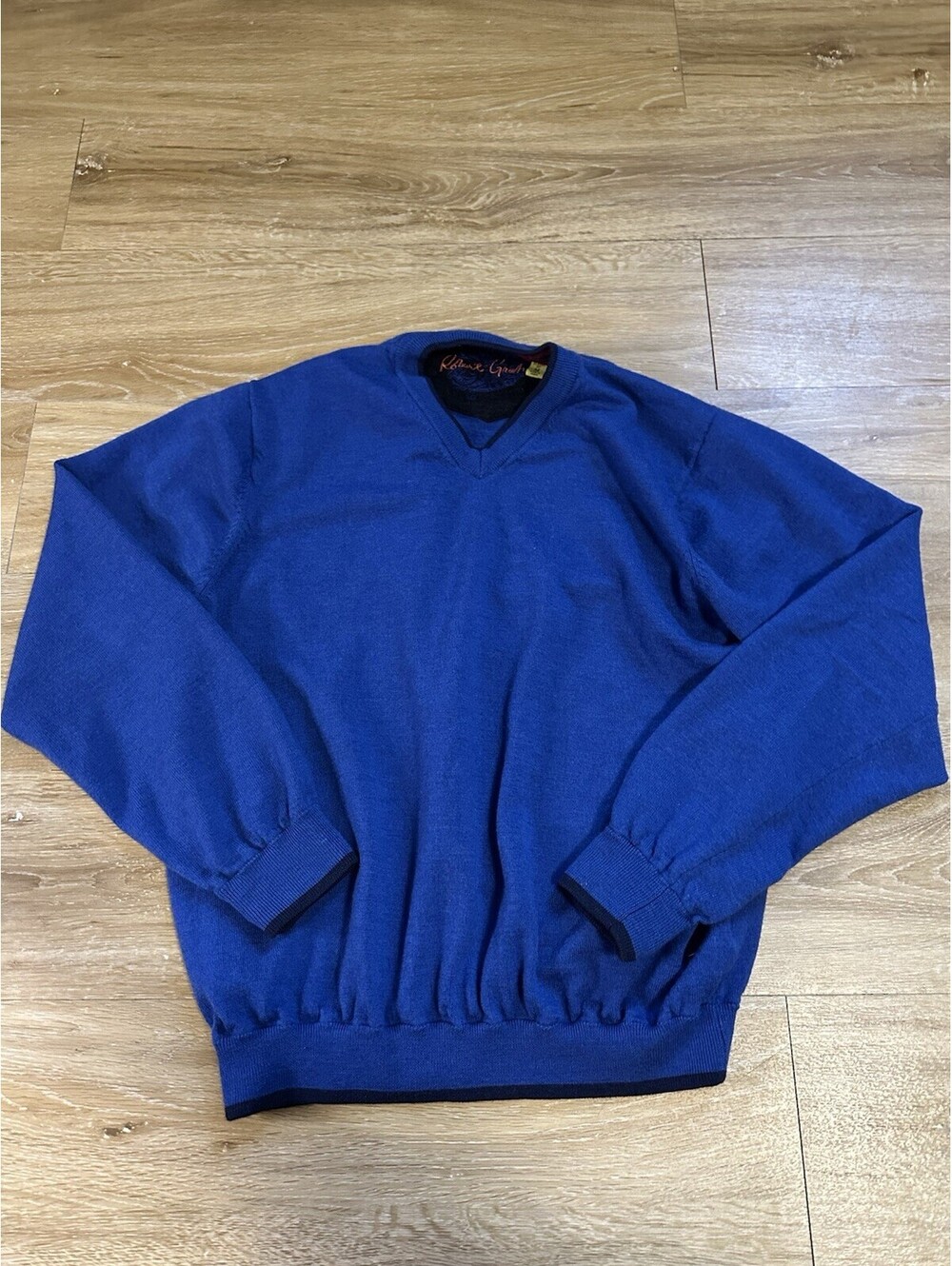 Robert Graham Sweater Mens Medium M 100% Wool V Neck Pullover Blue Great Shape!